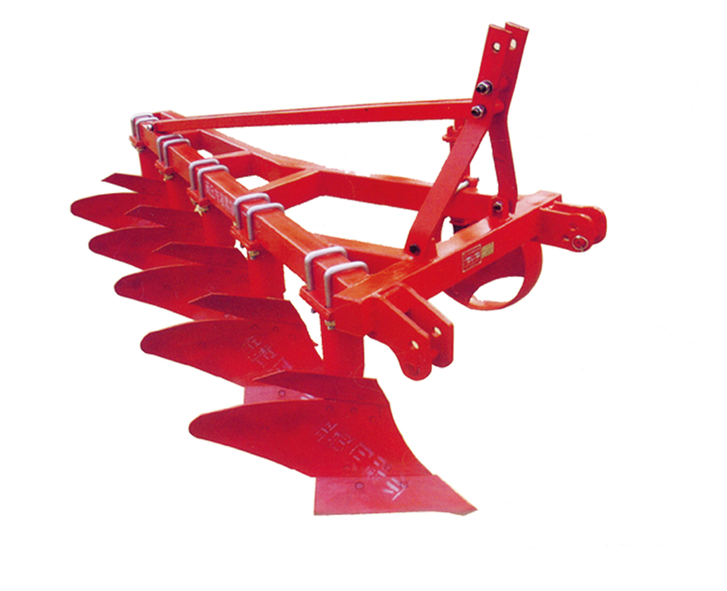 IL-527悬挂五铧犁